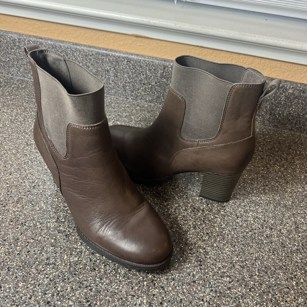 Clarks Brown Leather Comfort Casual Heeled Ankle Boots Womens Size 8.5 M Pull On